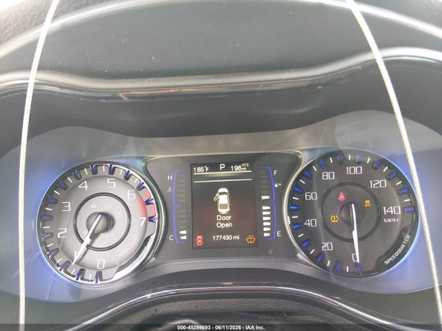 صورة 7 لـ 2015 Chrysler 200 S