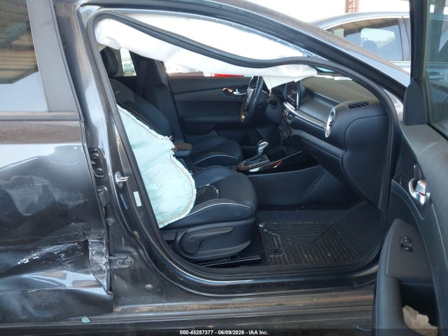 صورة 5 لـ 2024 KIA FORTE GT-LINE