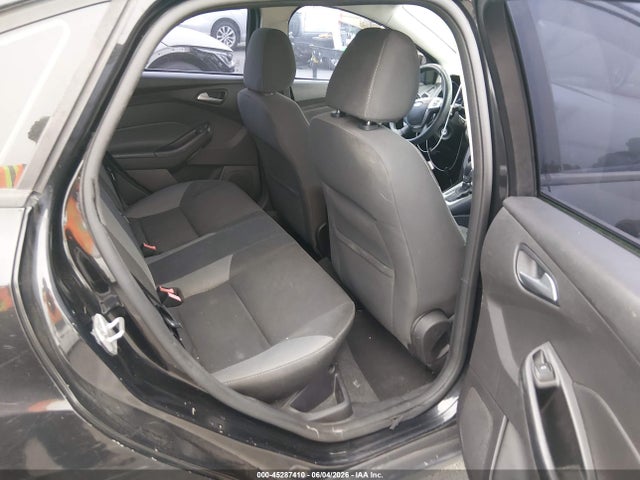 FORD FOCUS SE - 8