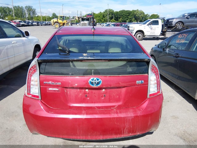 صورة مصغرة 16 لـ 2014 Toyota PRIUS THREE