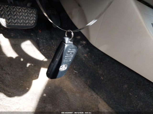 صورة مصغرة 11 لـ 2014 Toyota PRIUS THREE