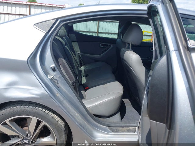 صورة 8 لـ 2015 Hyundai ELANTRA LIMITED