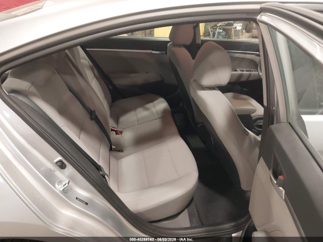 صورة 8 لـ 2020 Hyundai ELANTRA SE