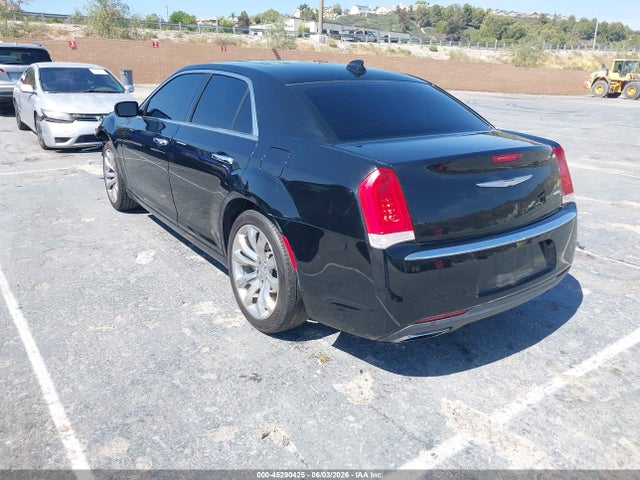 2015 Chrysler 300C — фото 3