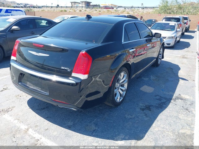 2015 Chrysler 300C — фото 4
