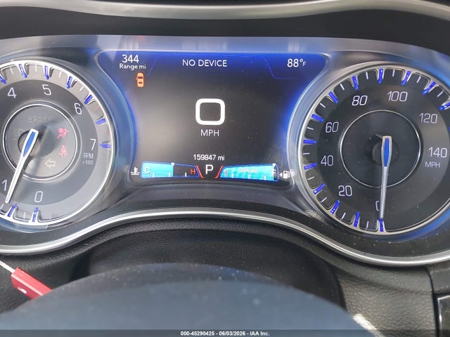 2015 Chrysler 300C — фото 7