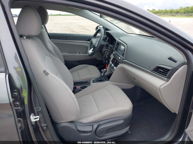 2020 Hyundai ELANTRA SE photo 5