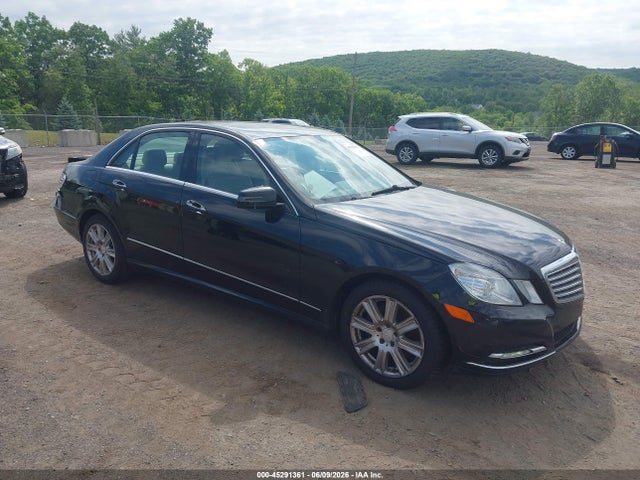 2013 MERCEDES-BENZ E 4MATIC