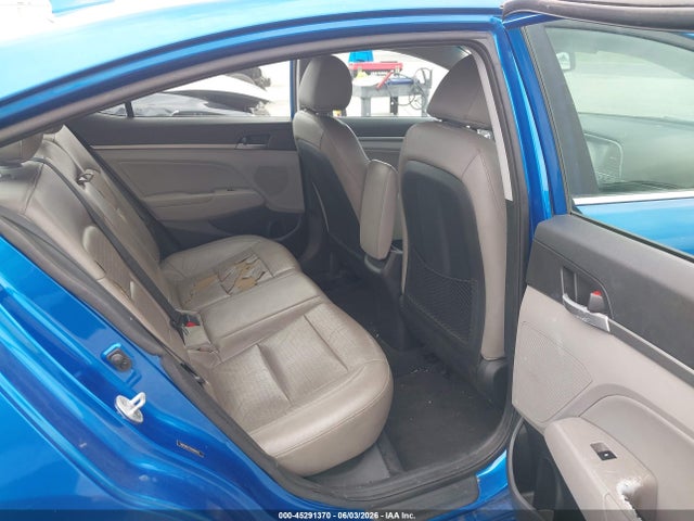 2017 Hyundai ELANTRA LIMITED 照片 8
