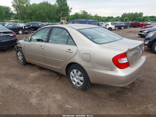 2003 Toyota CAMRY LE photo 3