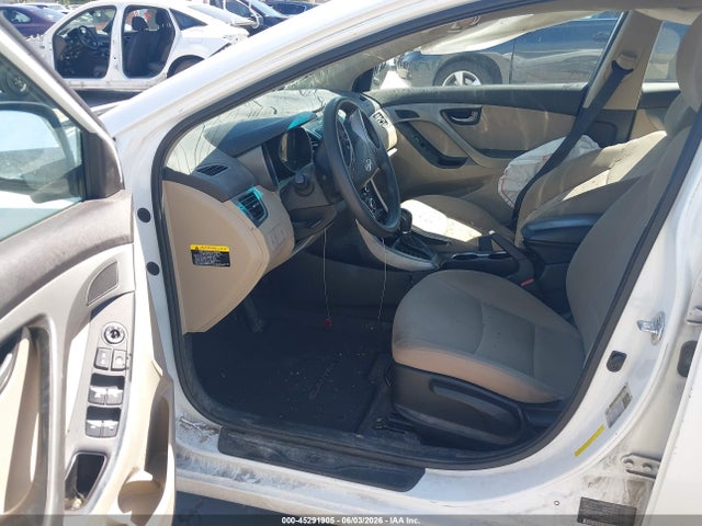 2015 Hyundai ELANTRA SE — фото 5