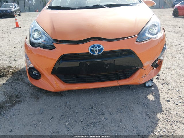 2015 Toyota PRIUS C FOUR photo 6