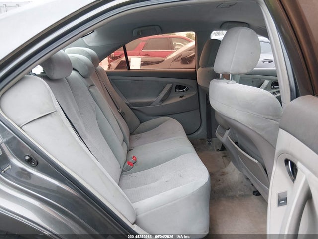 2010 Toyota CAMRY LE photo 8