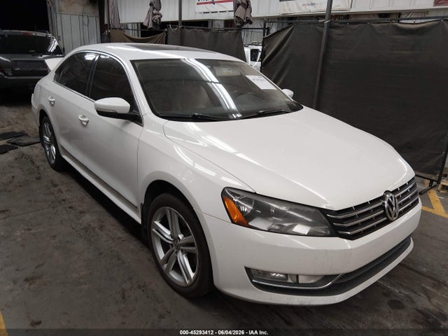 2015 Volkswagen PASSAT 2.0L TDI SE 照片 1