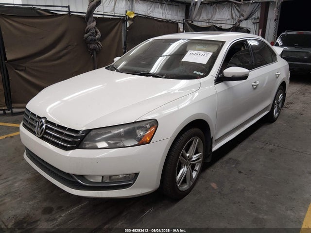 2015 Volkswagen PASSAT 2.0L TDI SE 照片 2