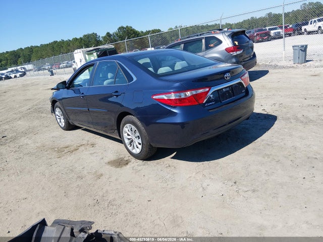 2015 Toyota CAMRY LE — фото 3