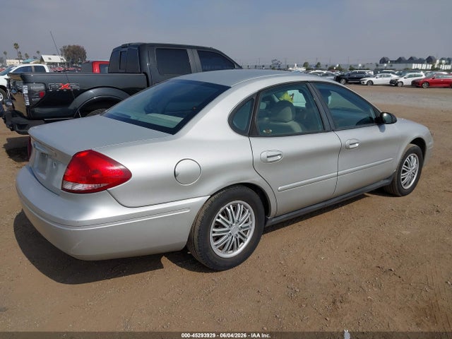 FORD TAURUS SE - 4