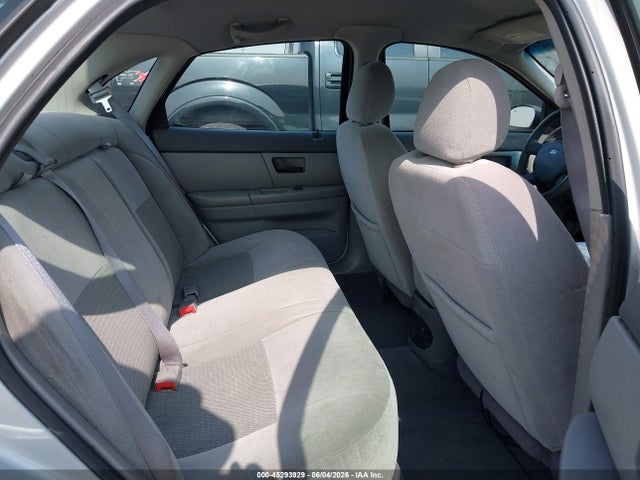 FORD TAURUS SE - 8
