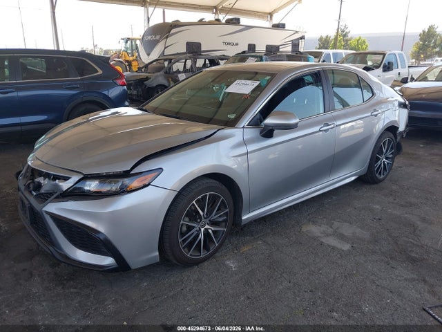 2021 Toyota CAMRY SE photo 2