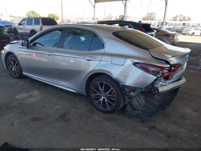 2021 Toyota CAMRY SE photo 3