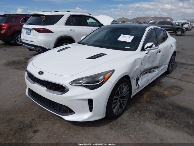 2018 KIA STINGER PREMIUM photo 2