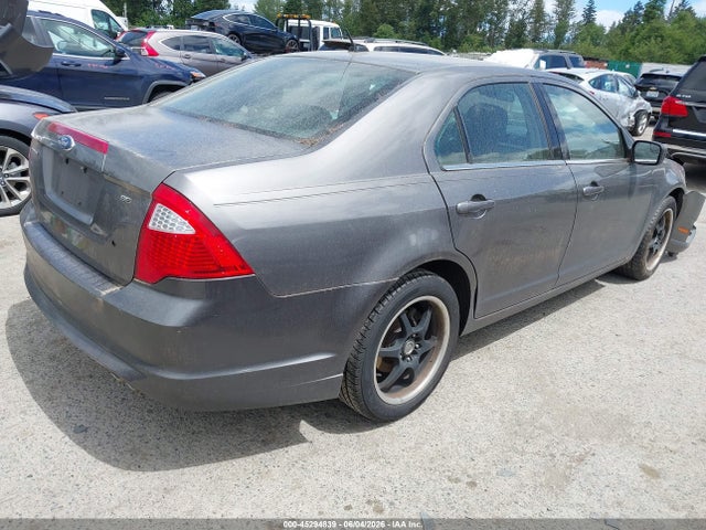 FORD FUSION SE - 4