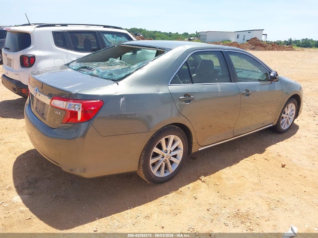 2013 Toyota CAMRY XLE photo 4