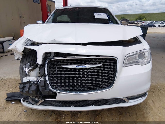 2020 Chrysler 300 LIMITED — миниатюра 13