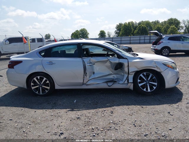 2017 Nissan ALTIMA 2.5 SR thumbnail 13