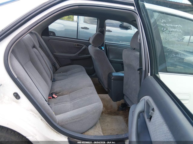2001 Toyota CAMRY LE photo 8