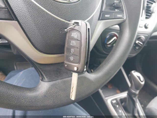 2019 HYUNDAI ACCENT SE 11