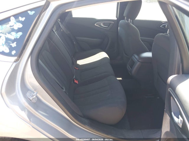 صورة 8 لـ 2016 Chrysler 200 LIMITED