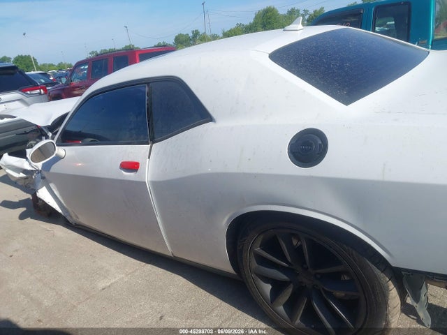 2016 Dodge CHALLENGER R/T SCAT PACK — миниатюра 15