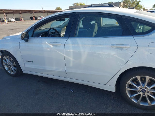 2017 FORD FUSION HYBRID SE 14