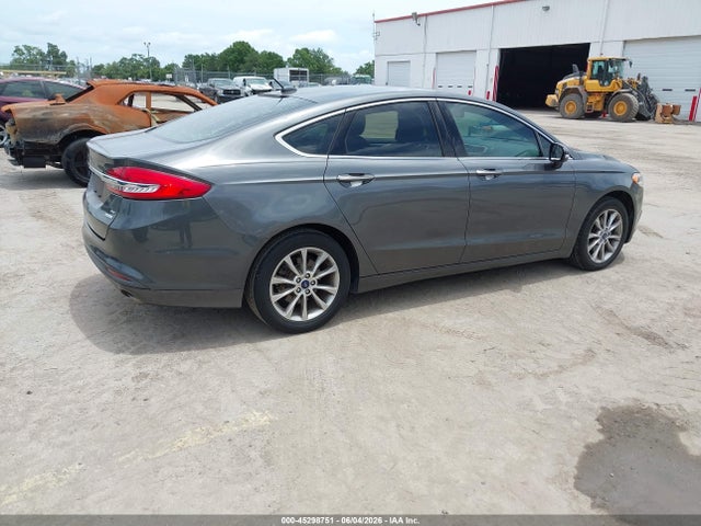 FORD FUSION SE - 4
