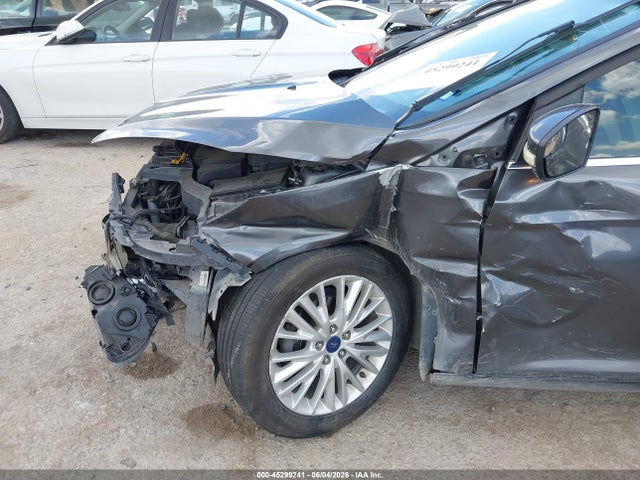2015 FORD FOCUS TITANIUM 照片 6