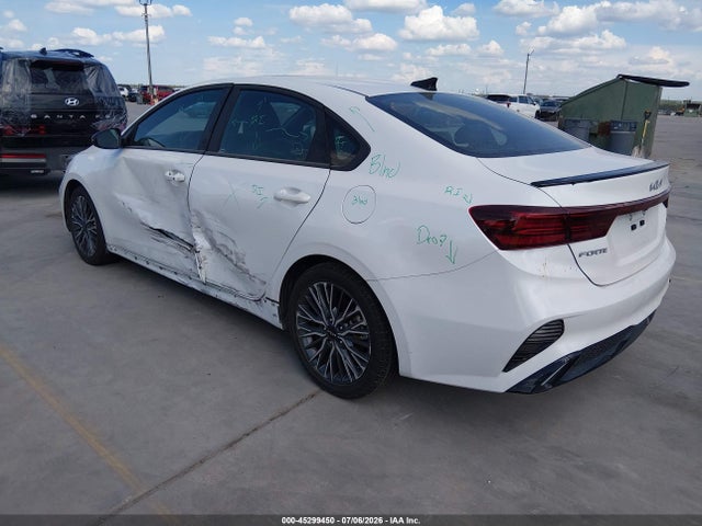 2023 KIA FORTE GT-LINE 3