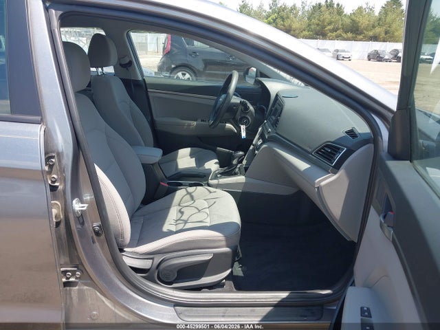 2018 Hyundai ELANTRA SE photo 5