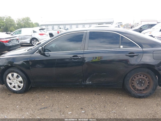 2011 Toyota CAMRY LE — миниатюра 14