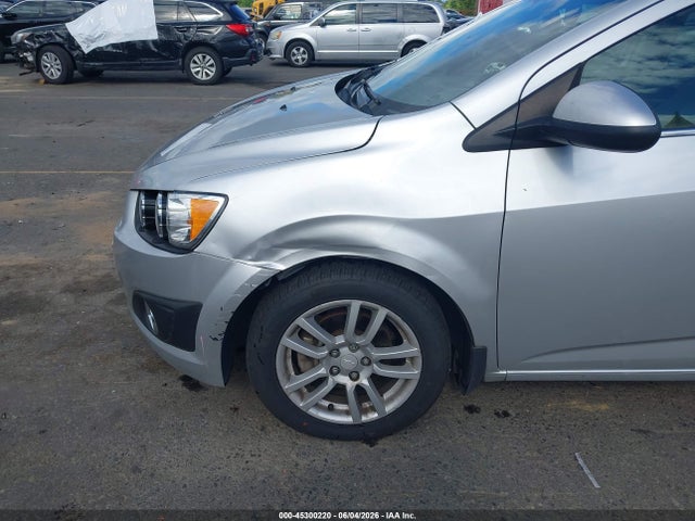 صورة 6 لـ 2016 Chevrolet SONIC LT AUTO