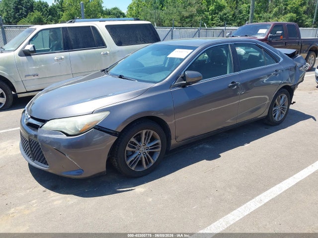 2016 Toyota CAMRY SE — фото 2
