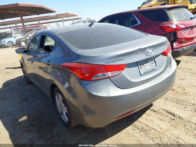 2013 Hyundai ELANTRA GLS 照片 3