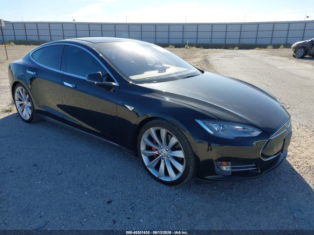 2014 TESLA MODEL S P85