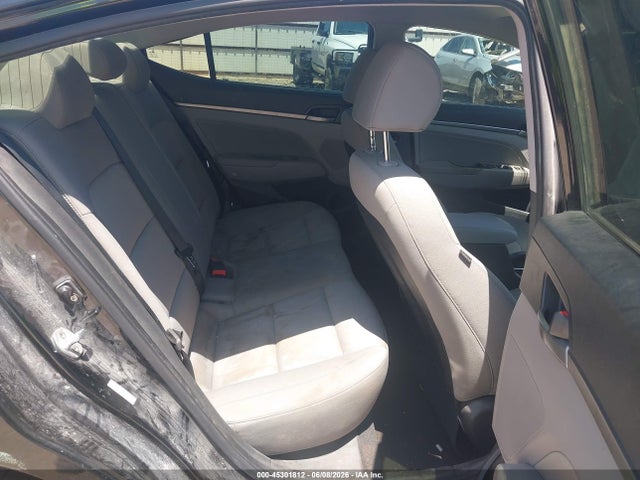 2018 HYUNDAI ELANTRA SEL 8