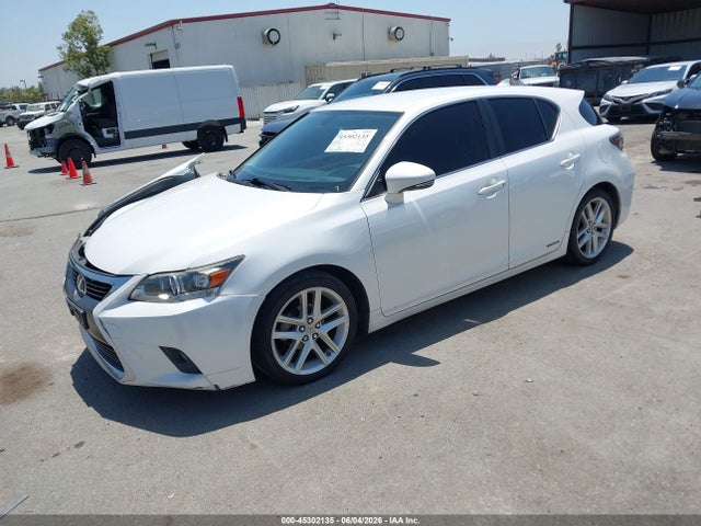 2017 Lexus CT 200H — фото 2