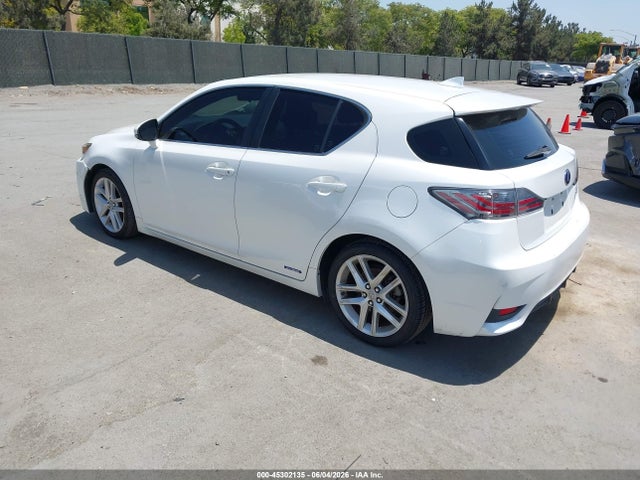 2017 Lexus CT 200H — фото 3