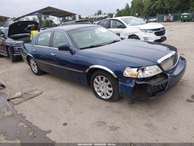 2007 LINCOLN TOWN CAR SIGNATURE LIMITED