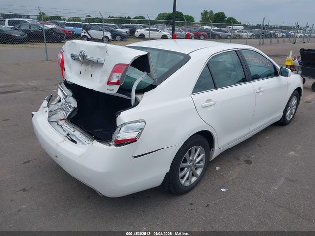 2011 Toyota CAMRY XLE V6 photo 4
