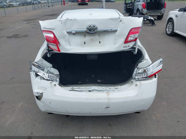 2011 Toyota CAMRY XLE V6 photo 6