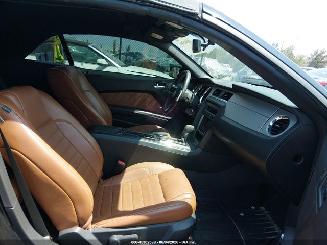 2013 FORD MUSTANG V6 PREMIUM — фото 5